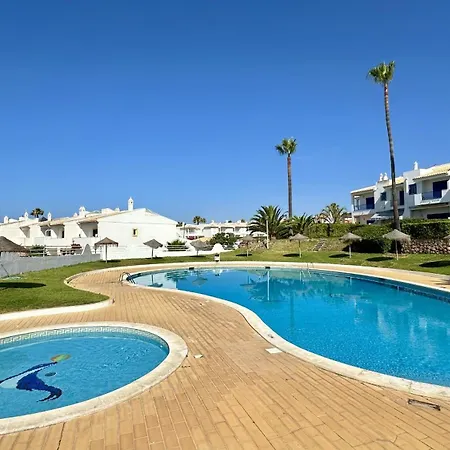 Hébergement de vacances Jardim Da Oura 9 - Piscina Comum - 7 Pax - *