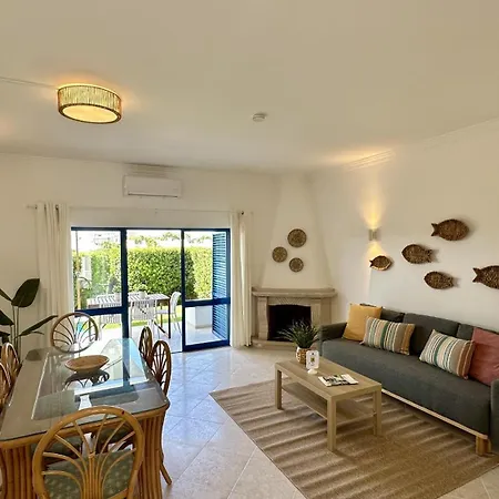 Hébergement de vacances Jardim Da Oura 9 - Piscina Comum - 7 Pax -
