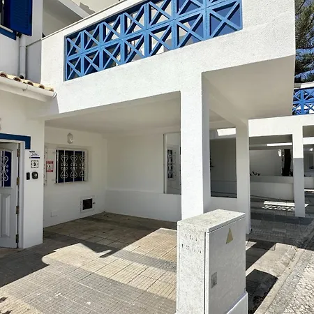 Hébergement de vacances Jardim Da Oura 9 - Piscina Comum - 7 Pax -